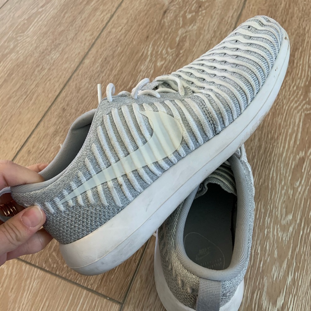 Nike tennis shoes